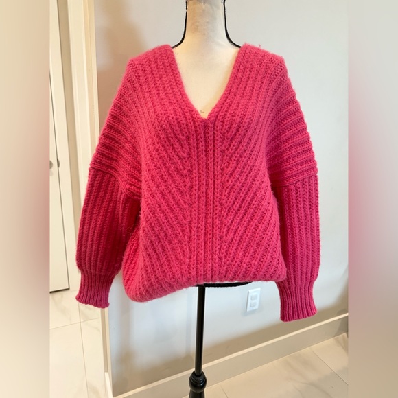 Cuyana Pink Sweater - Picture 3 of 8